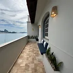 Vista incrível para a praia de Copacabana - varanda espaçosa
